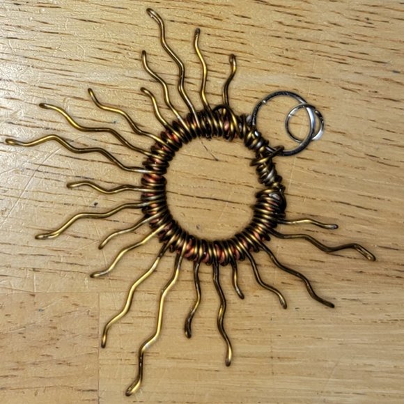 Small wire sun - Picture 2 of 2